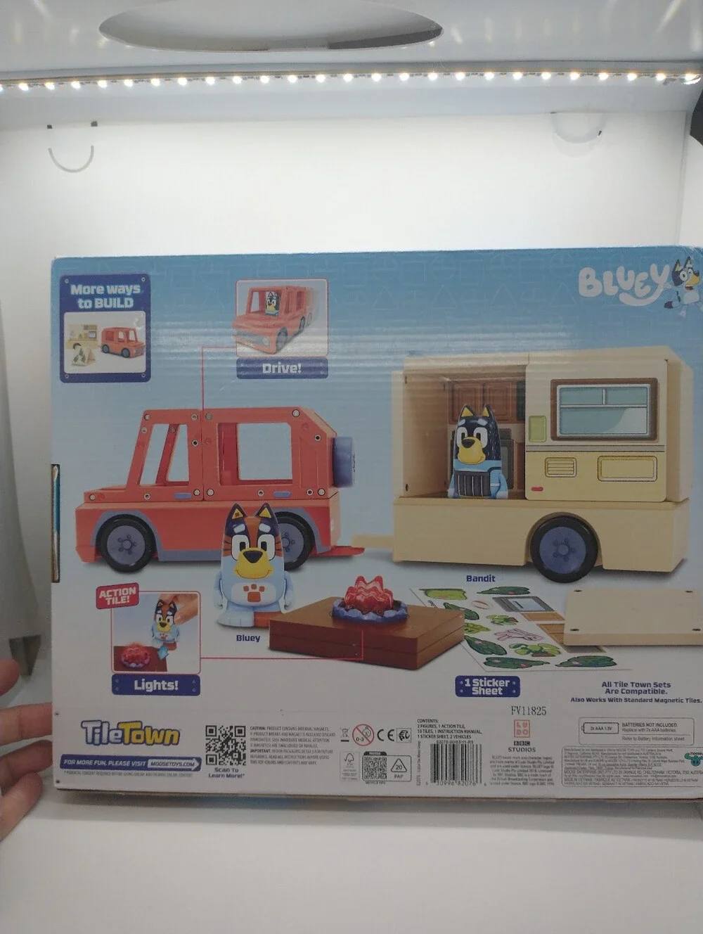TILE TOWN BLUEY CAMPER TILE SET